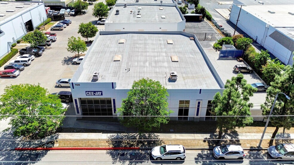 More Photos Of 920 W 10th St, Azusa Warehouse For Sale