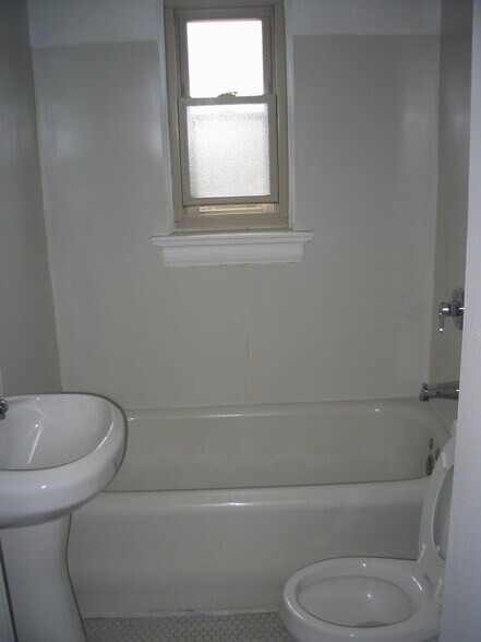 More Photos Of 2240 Norwood Ave, Cincinnati Apartments For Sale