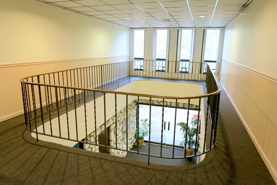 More Photos Of 74 Pascack Rd, Park Ridge Medical For Lease