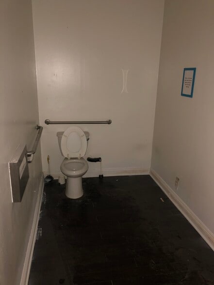 More Photos Of 17925-17955 Magnolia St, Fountain Valley Unknown For Lease