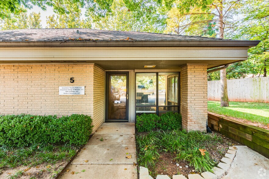 More Photos Of 2932 NW 122nd St, Oklahoma City Office For Sale