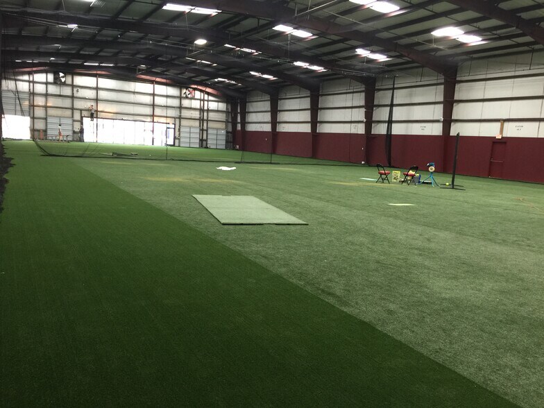 More Photos Of 250 Commonwealth Ave, Bristol Health Club For Lease