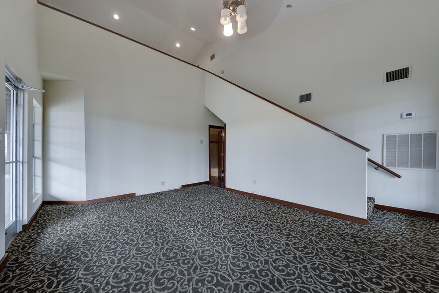 More Photos Of 5107 Monaco Cir, San Antonio Office For Sale