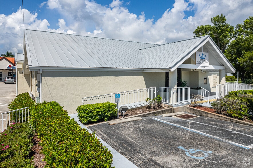 Primary Photo Of 5484 Rattlesnake Hammock Rd, Naples Freestanding For Lease