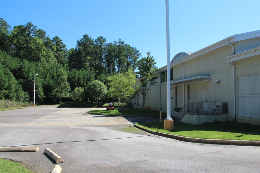 More Photos Of 120 County Shop Rd, Birmingham Service For Sale
