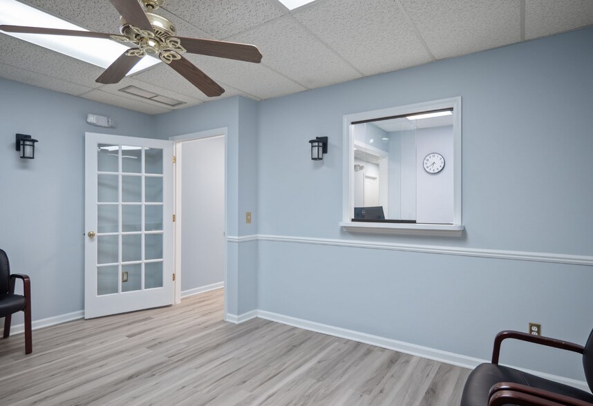 More Photos Of 940 W Avon Rd, Rochester Hills Medical For Lease