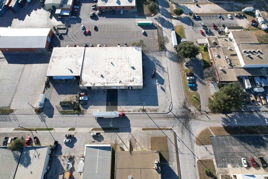 More Photos Of 4254-4258 Director Dr, San Antonio Warehouse For Sale