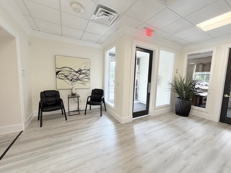 More Photos Of 177 W Putnam Ave, Greenwich Office For Lease