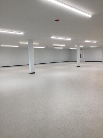 More Photos Of 1203 W Base St, Madison Unknown For Lease