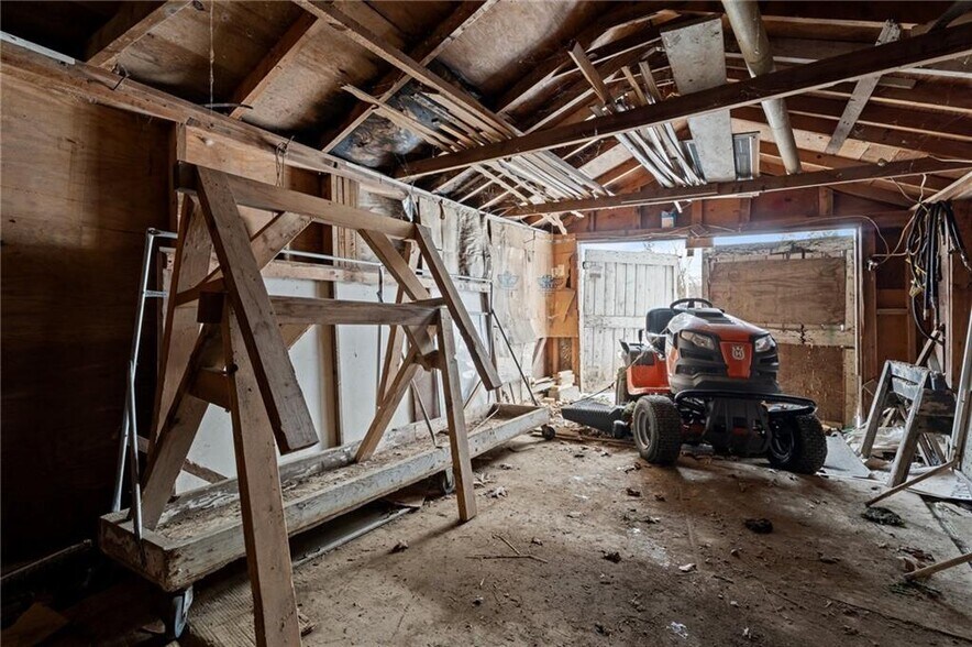 More Photos Of 1016 State Route 13, Cortland Flex For Sale