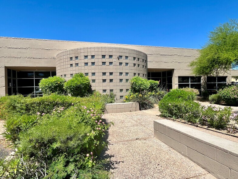 More Photos Of 8361 E Evans Rd, Scottsdale Warehouse For Lease