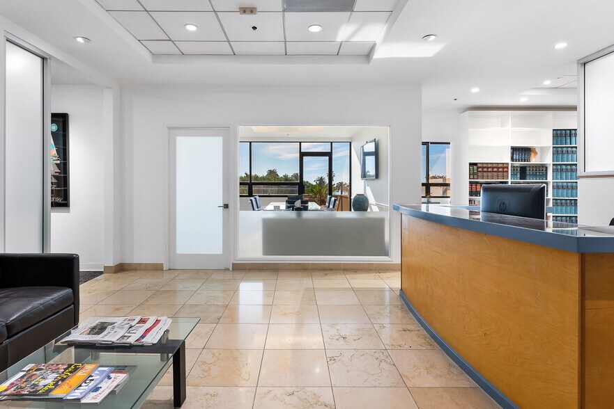 More Photos Of 201 Santa Monica Blvd, Santa Monica Office For Lease