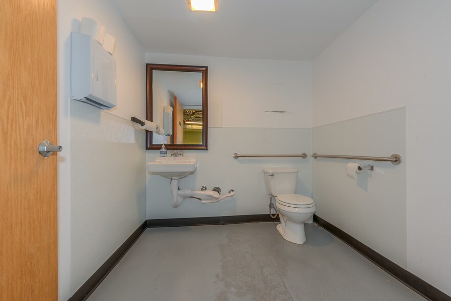 More Photos Of 530 Compton St, Broomfield Flex For Lease