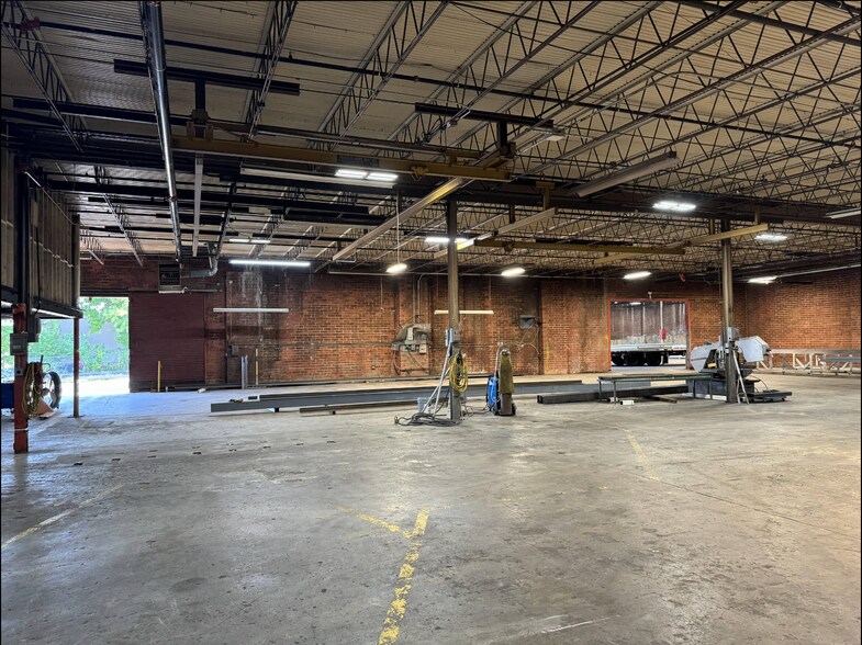 More Photos Of 503 11th Ave, Dalton Manufacturing For Sale