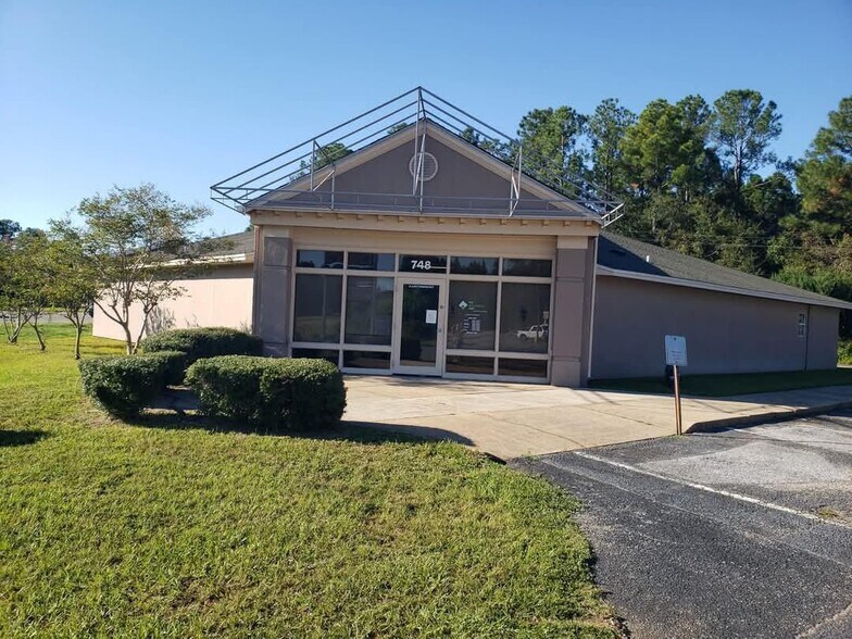 Primary Photo Of 748 N Us-29, Cantonment Medical For Lease