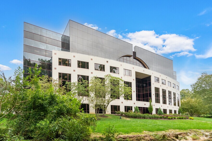 More Photos Of 7501 Boulder View Dr, North Chesterfield Unknown For Lease