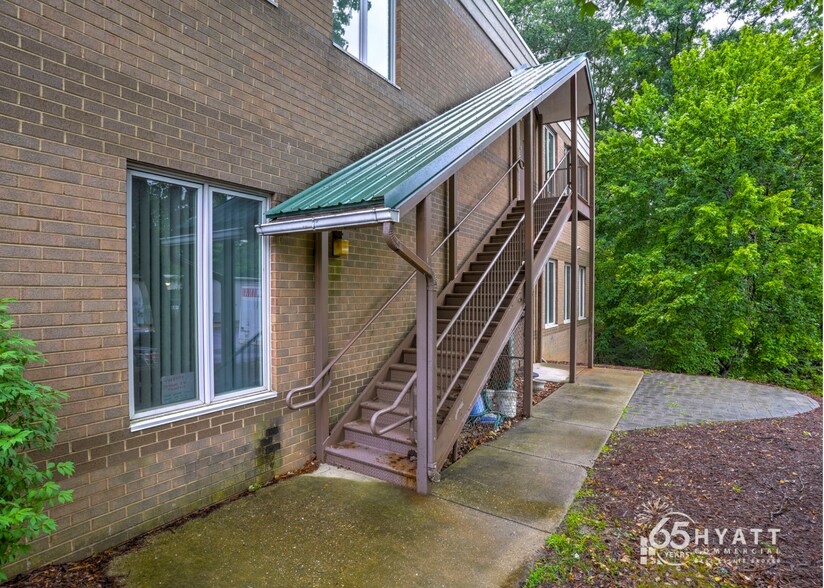 More Photos Of 22776 Three Notch Rd, Lexington Park Office For Sale