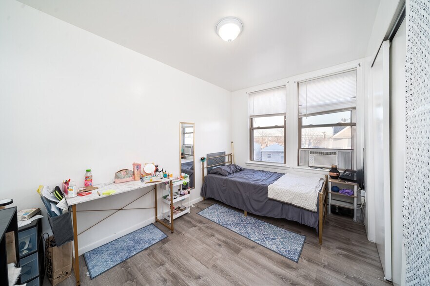 More Photos Of 103-105 Devon St, Kearny Apartments For Sale