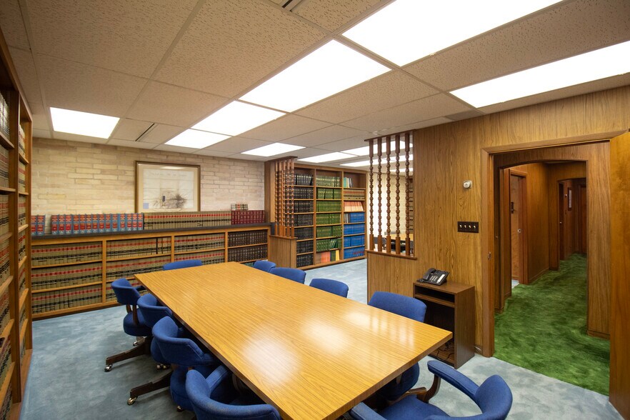 More Photos Of 600 S Closner Blvd, Edinburg Office For Sale