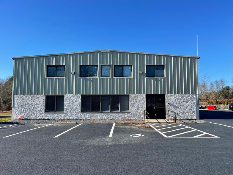 More Photos Of 5 Mill St, Middleboro Warehouse For Lease