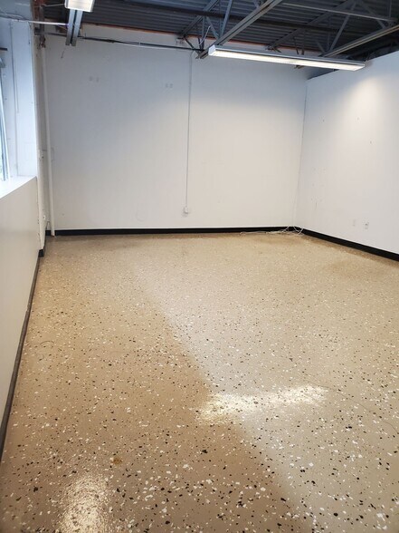 More Photos Of 3500-3553 High Ridge Rd, Boynton Beach Light Distribution For Lease