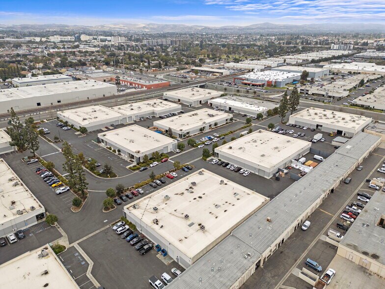 More Photos Of 615-623 S State College Blvd, Fullerton Distribution For Sale