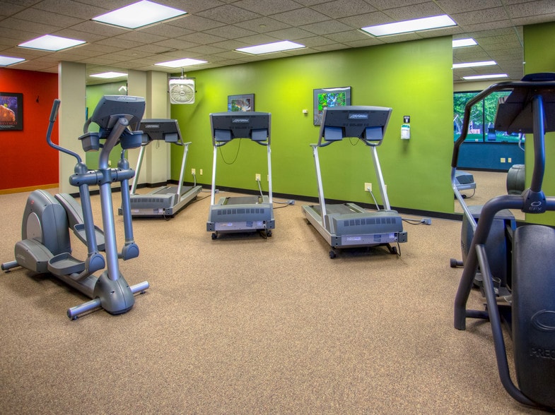 More Photos Of 4200 University Ave, West Des Moines Office For Lease