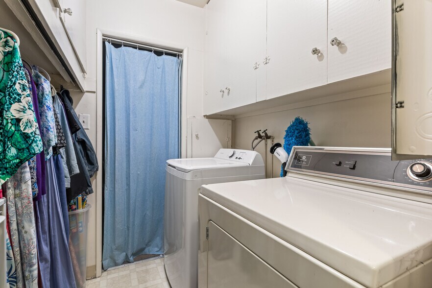 More Photos Of 1717 E Chevy Chase Dr, Glendale Multifamily For Sale