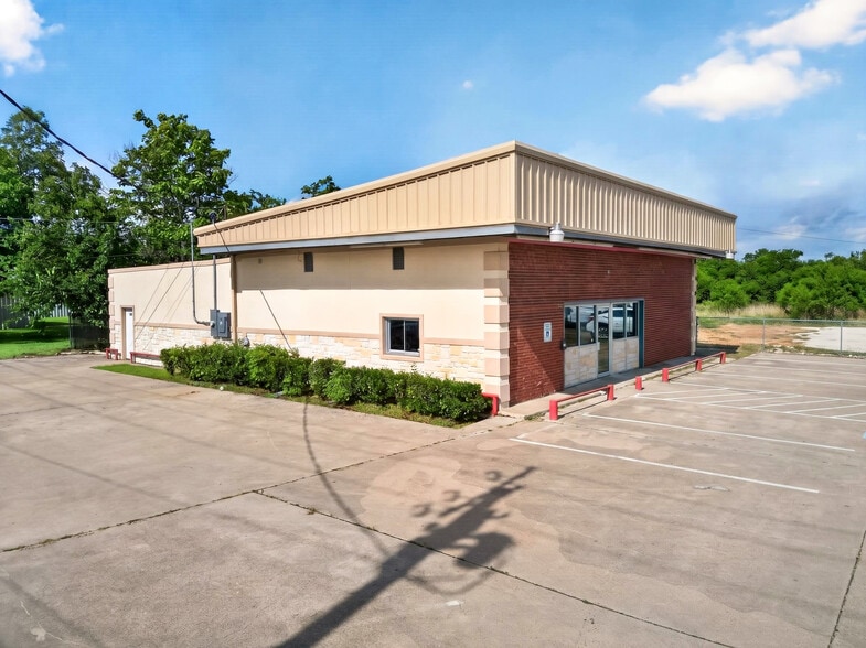Primary Photo Of 815 E Moore Ave, Terrell Storefront Retail Office For Sale