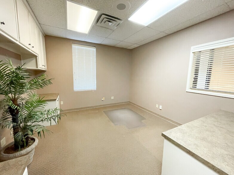 More Photos Of 4101-4103 84th St, Lubbock Office For Lease