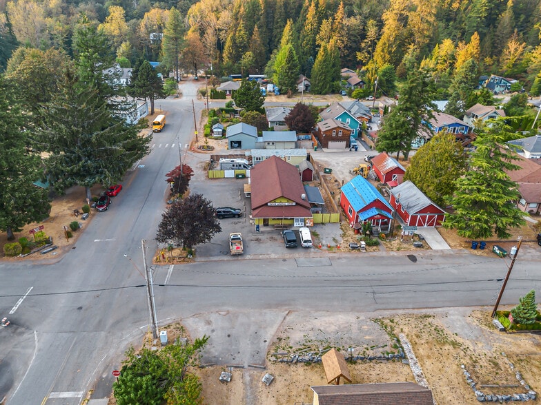More Photos Of 503 Ave A, Index Convenience Store For Sale