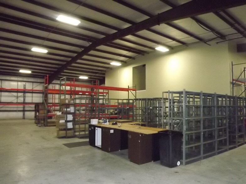 More Photos Of 410 Grayson Dr, Winder Distribution For Lease