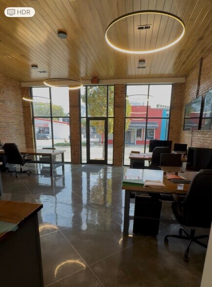 More Photos Of 727 Middle St, Montevallo Office For Sale