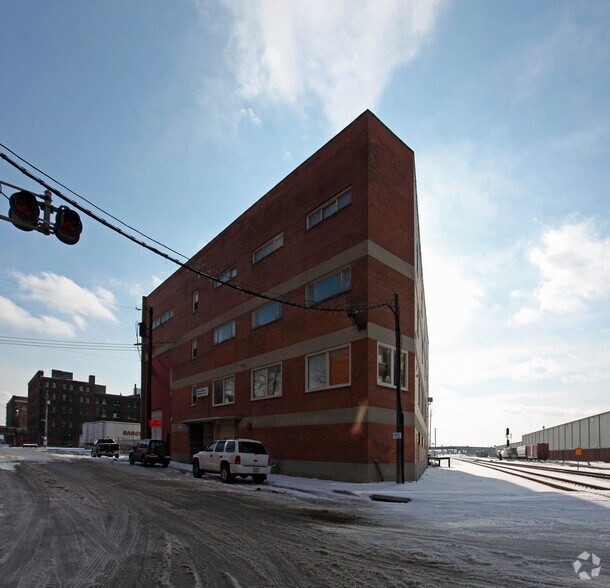 More Photos Of 1026 Hickory St, Kansas City Service For Lease