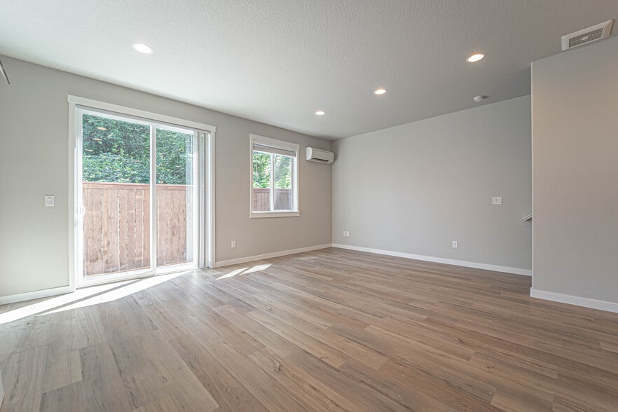 More Photos Of 109 NE Newhouse Rd, Vancouver Apartments For Sale