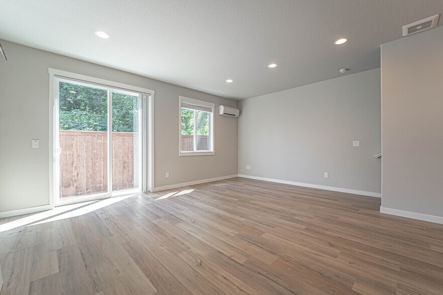 More Photos Of 4943 NE 2nd Ct, Vancouver Apartments For Sale