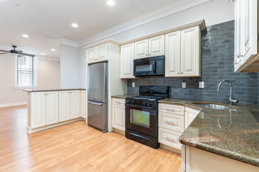 More Photos Of 4557 Manayunk Ave, Philadelphia Apartments For Sale