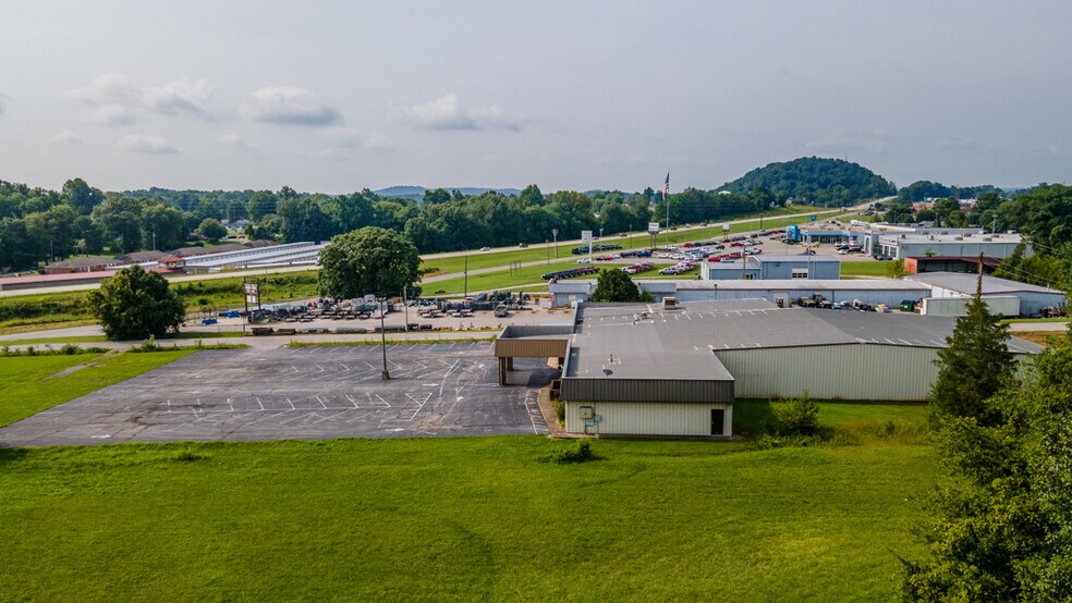 More Photos Of 1849 Gardner Ln NW, Corydon Sports And Entertainment For Sale