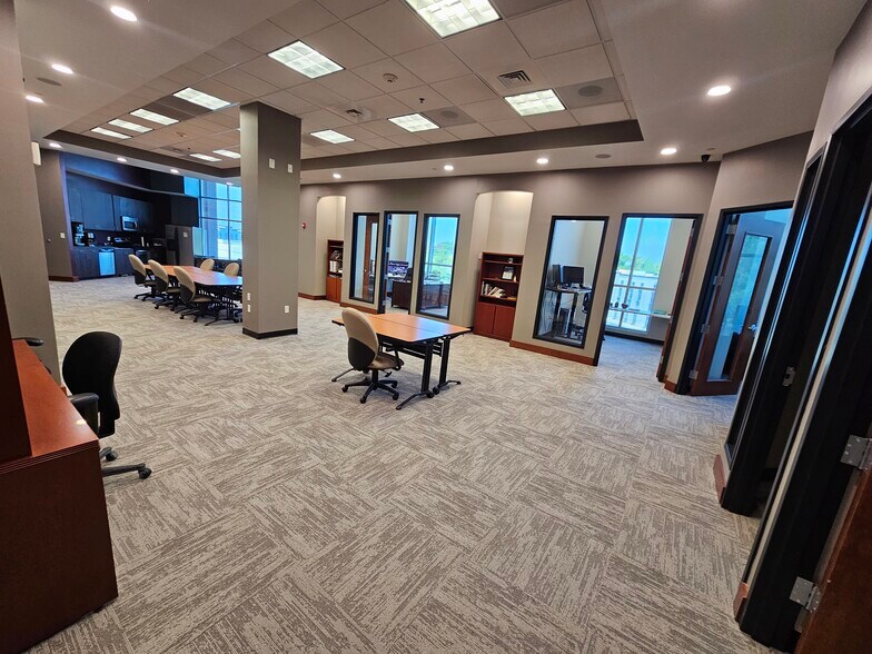 More Photos Of 10610 Metromont Pky, Charlotte Office For Lease
