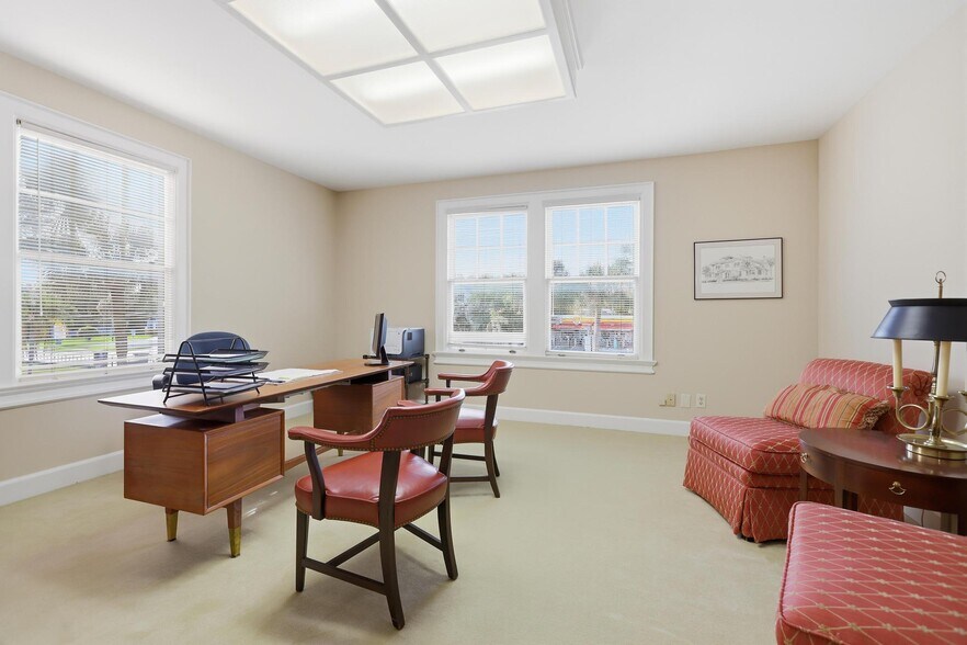 More Photos Of 431 E New York Ave, Deland Office For Sale