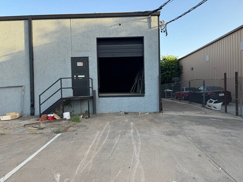 More Photos Of 3402-3406 Easy St, Dallas Light Manufacturing For Lease