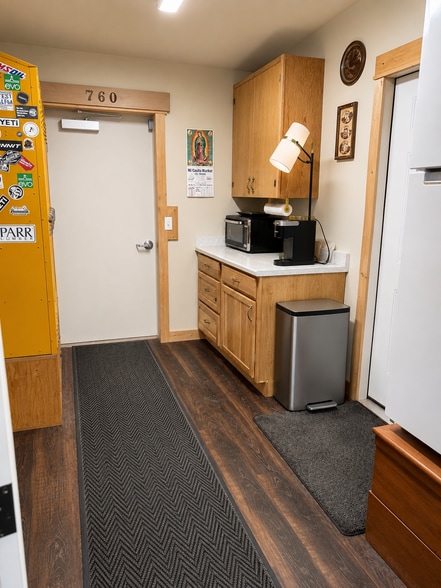 More Photos Of 1351 Wilbur St SE, Salem Warehouse For Sale