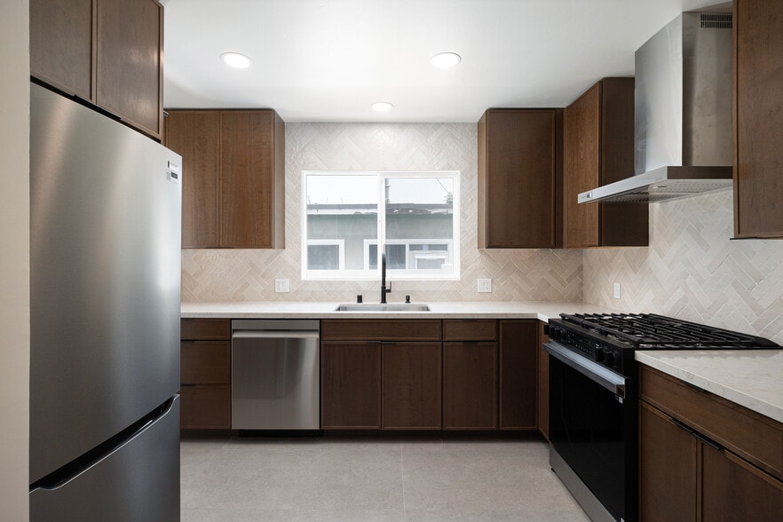 More Photos Of 3650 Quimby St, San Diego Multifamily For Sale