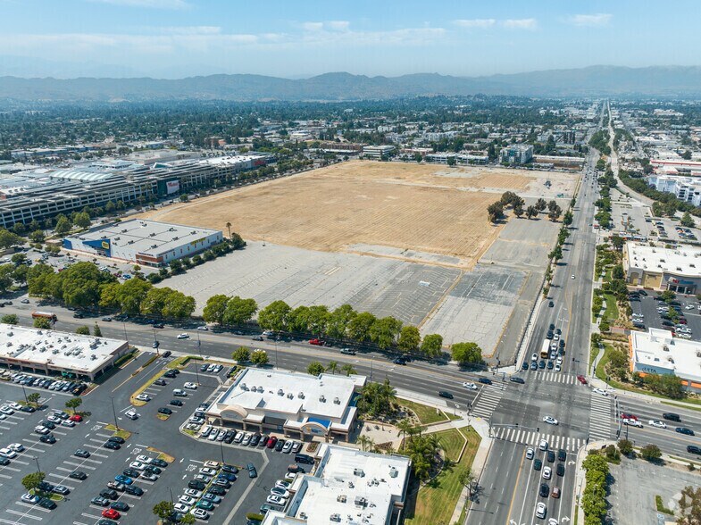 More Photos Of 6633 Canoga Ave, Canoga Park Land For Sale