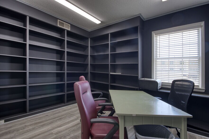 More Photos Of 604 Front St, Georgetown Office For Sale
