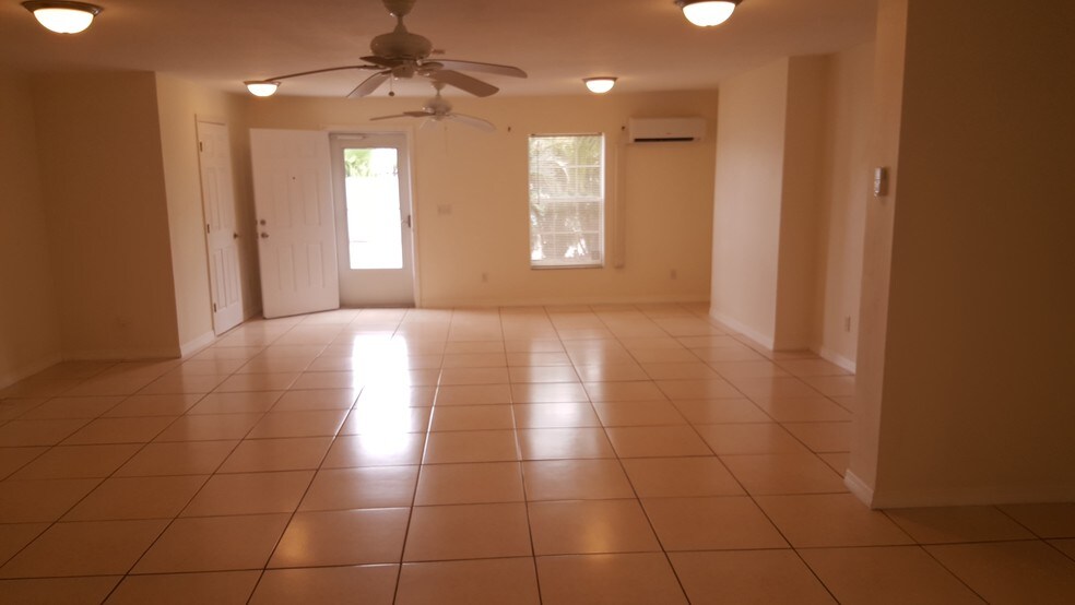 More Photos Of 928 Myrtle Ave, Melbourne Office Residential For Lease