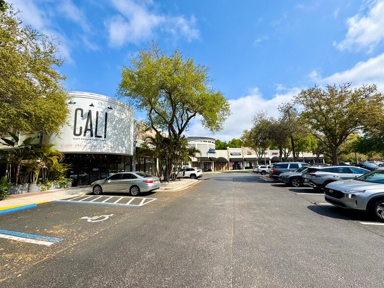 More Photos Of 17002-17010 Palm Pointe Dr, Tampa Palms Unknown For Lease