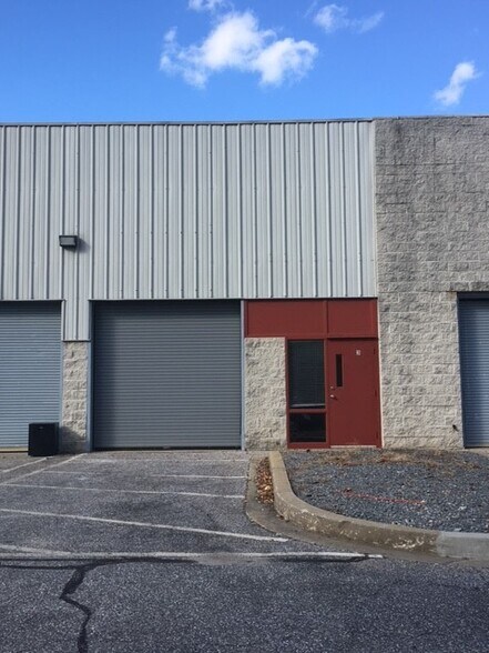 More Photos Of 150 Airport Dr, Westminster Warehouse For Lease