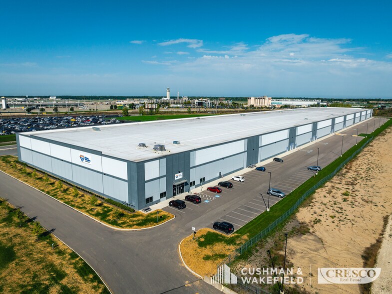 More Photos Of 18300 Snow Rd, Brook Park Warehouse For Lease