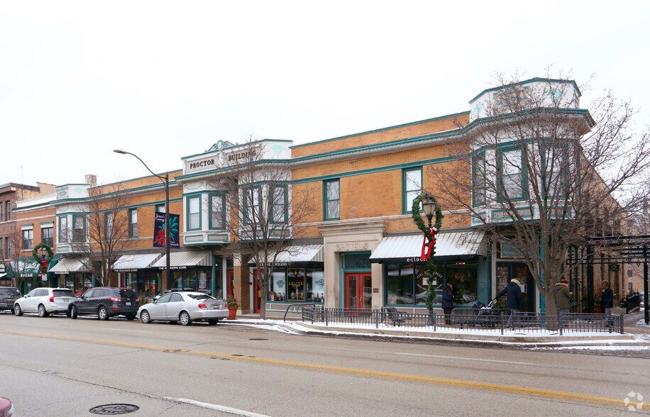 Primary Photo Of 518-534 N Milwaukee Ave, Libertyville Storefront Retail Residential For Lease